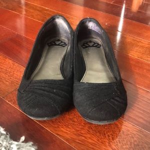 Fergalicious, size 7, flats